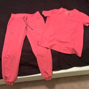 FIGS Technical Colletion - Coral - size medium
